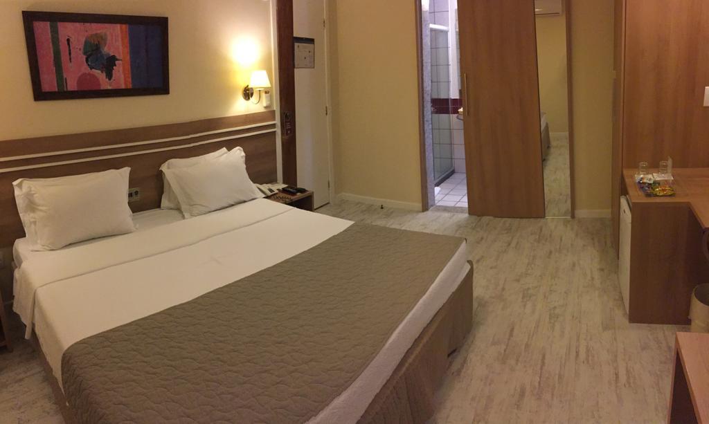 Palace Hotel Кампус-дус-Гойтаказис Номер фото