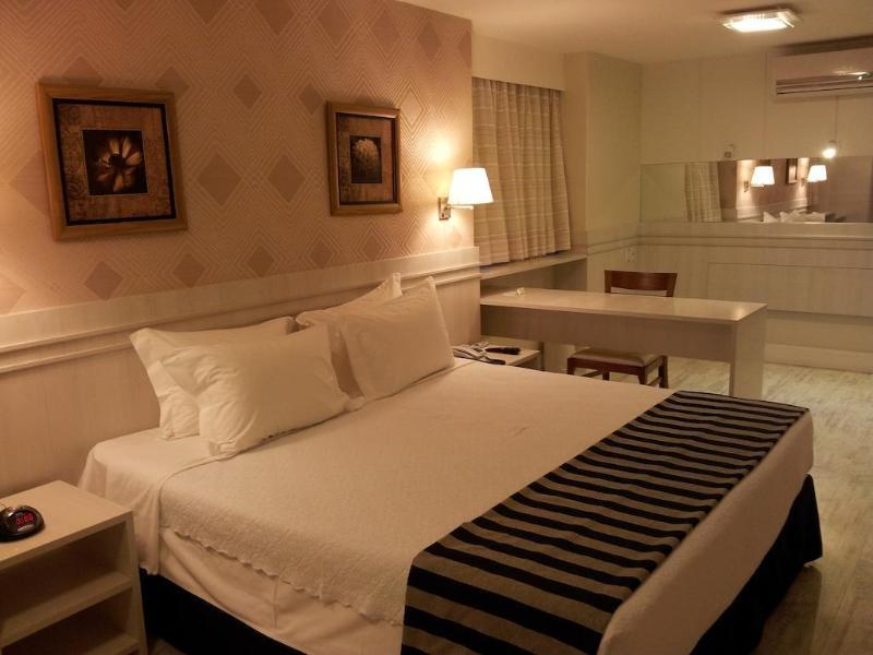 Palace Hotel Кампус-дус-Гойтаказис Экстерьер фото