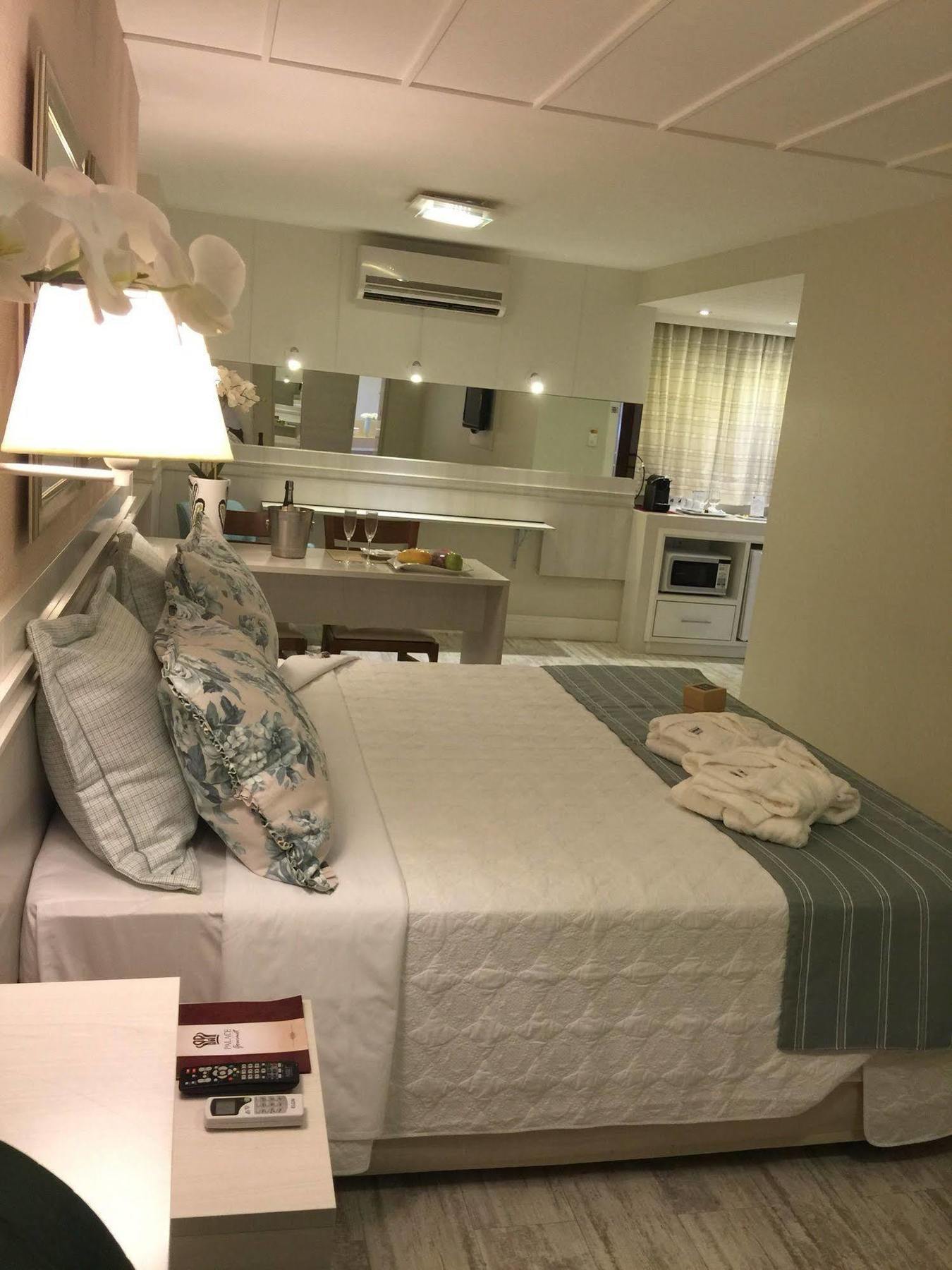 Palace Hotel Кампус-дус-Гойтаказис Экстерьер фото